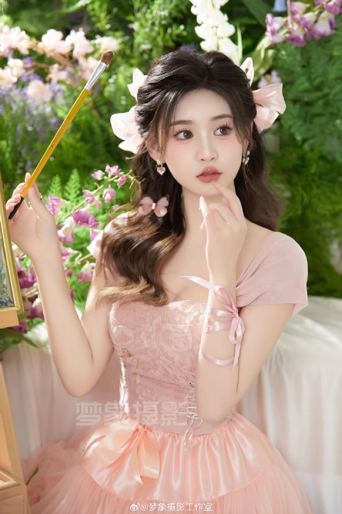 张柏芝更换头像悼念谢贤，透露其子女已有妥善安排